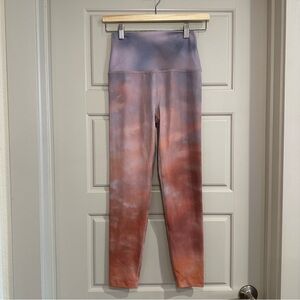 Beyond Yoga Olympus Lavender Sunset Leggings Size‎ Small